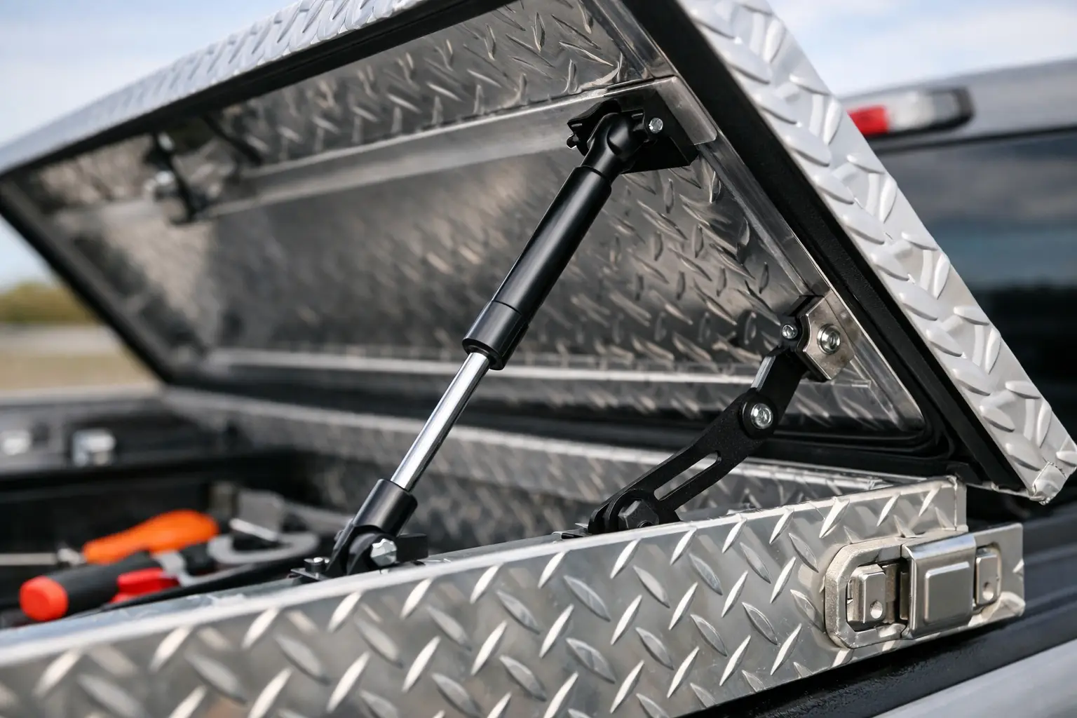 Toolbox Lid Strut Guide for Correct Fit